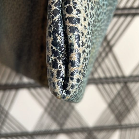 Tandy Leather handmade small crossbody blue yellow green black snap adjustable - Picture 13 of 15